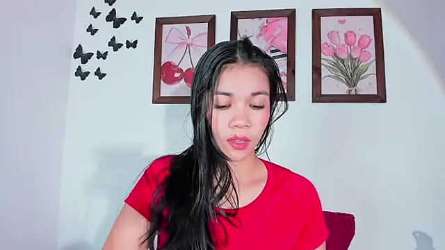 Snapshot of Emiily_Parkerr chatting on 06.17.26 Emiily Parkerr online show from 06.17.26