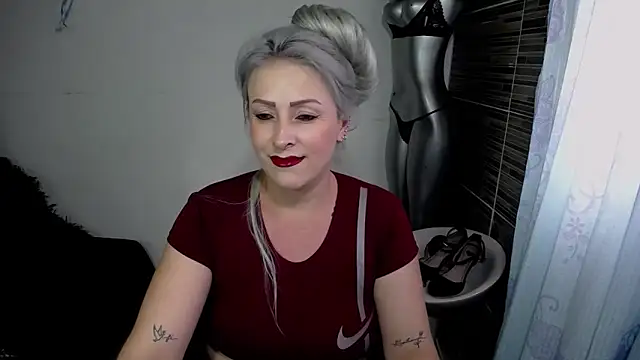 Emma Rizzoo online show from 05.05.26