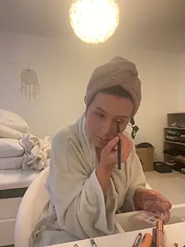 Snapshot of Off__Melonenmandy chatting on 10.13.25 Off Melonenmandy online show from 10.13.25