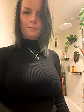 Snapshot of Off__Melonenmandy chatting on 11.28.25 Off Melonenmandy online show from 11.28.25