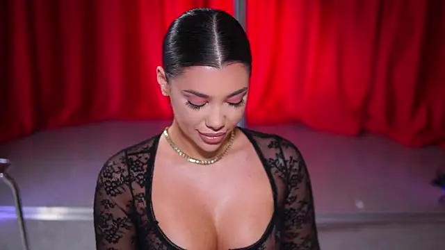 Snapshot of NatyDesiree chatting on 01.07.25 NatyDesiree online show from 01.07.25