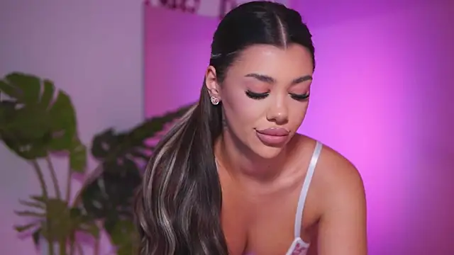 Snapshot of NatyDesiree chatting on 03.03.25 NatyDesiree online show from 03.03.25