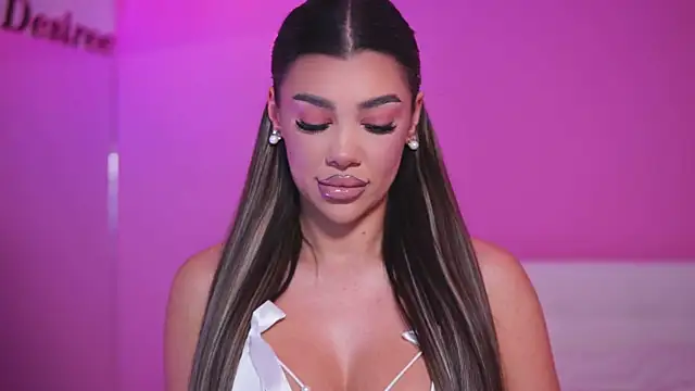 Snapshot of NatyDesiree chatting on 03.09.25 NatyDesiree online show from 03.09.25