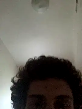 pantslesstraveler plt online show from 10.03.25