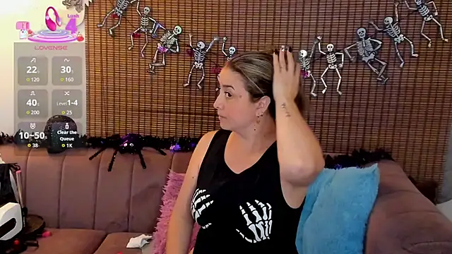 ariana cross online show from 10.17.25