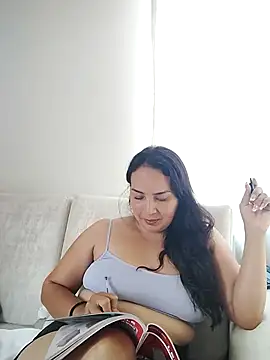 Snapshot of allison-dreams chatting on 12.29.24 allison-dreams online show from 12.29.24