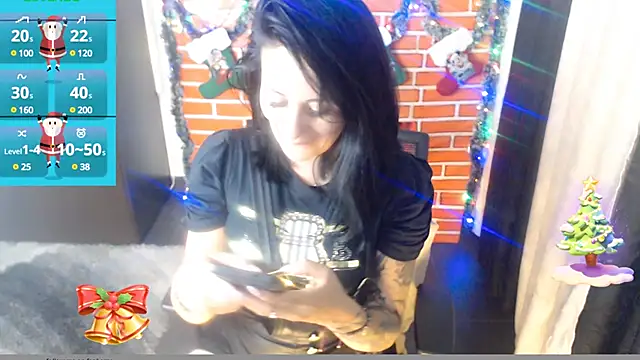 Snapshot of LuisaFernanda170823 chatting on 12.14.24 LuisaFernanda170823 online show from 12.14.24