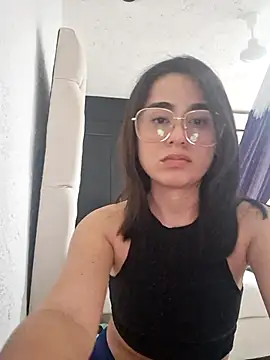 Snapshot of estibaliz chatting on 09.13.25 estibaliz online show from 09.13.25