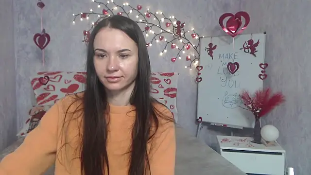 Snapshot of KaraCriegs chatting on 02.08.26 KaraCriegs online show from 02.08.26