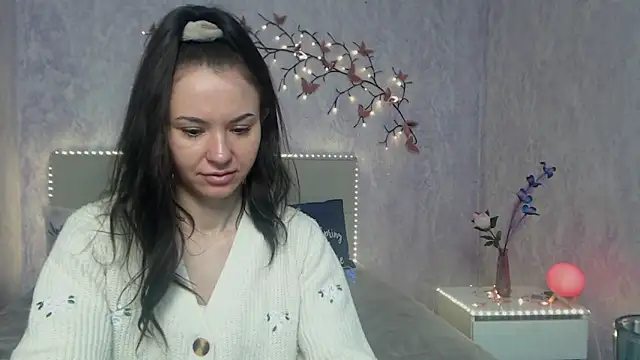 Snapshot of KaraCriegs chatting on 02.22.26 KaraCriegs online show from 02.22.26