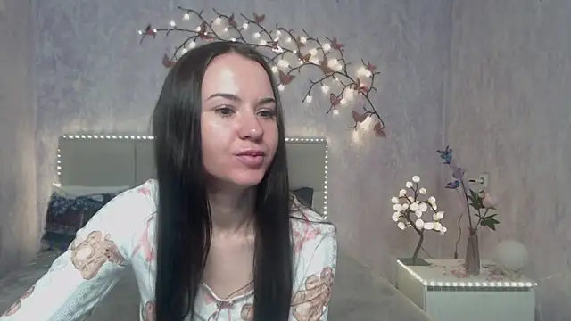 Snapshot of KaraCriegs chatting on 03.07.26 KaraCriegs online show from 03.07.26