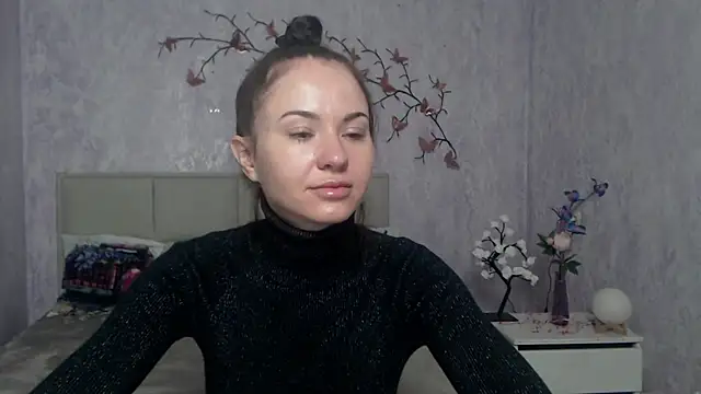 Snapshot of KaraCriegs chatting on 03.19.26 KaraCriegs online show from 03.19.26