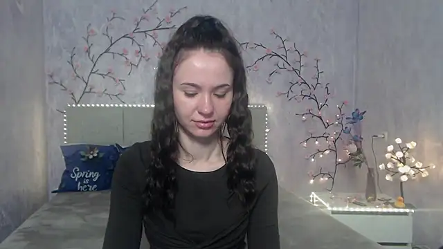 KaraCriegs online show from 04.22.26