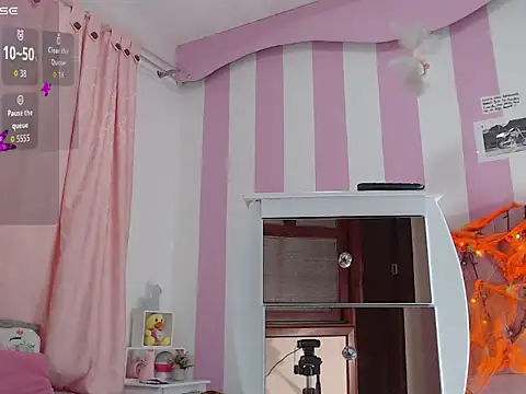 Snapshot of zaleya_mateus chatting on 10.18.25 zaleya mateus online show from 10.18.25