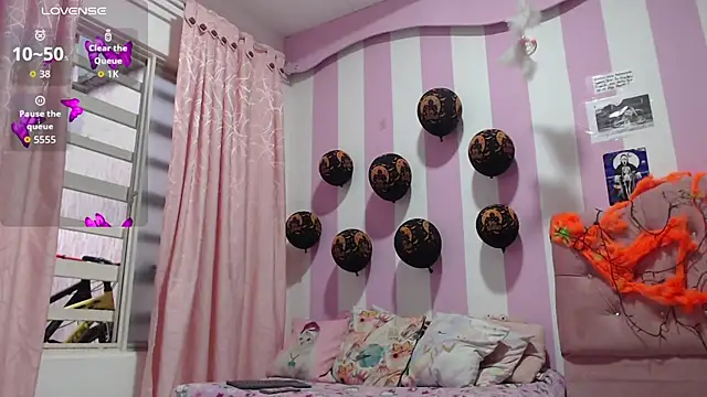 Snapshot of zaleya_mateus chatting on 10.28.25 zaleya mateus online show from 10.28.25