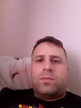 Snapshot of LucianM6 chatting on 11.13.25 LucianM6 online show from 11.13.25