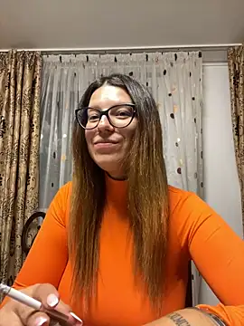 NadiraNoor online show from 09.10.25