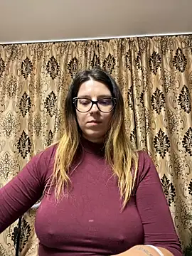 NadiraNoor online show from 10.07.25