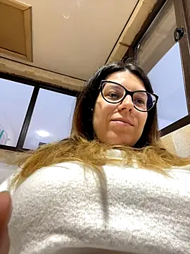 NadiraNoor online show from 10.16.25