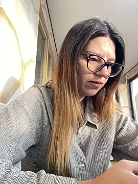 NadiraNoor online show from 10.21.25