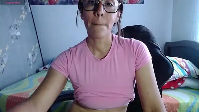 Snapshot of horny_paty chatting on 06.11.26 horny paty online show from 06.11.26