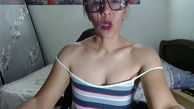 Snapshot of horny_paty chatting on 06.21.26 horny paty online show from 06.21.26