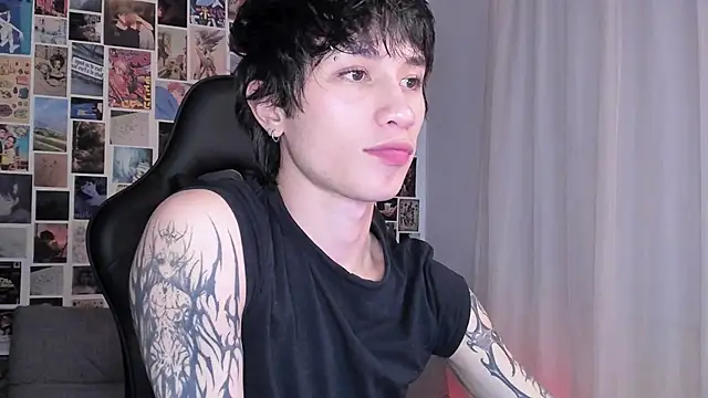 Snapshot of liamelf chatting on 03.06.25 liamelf online show from 03.06.25