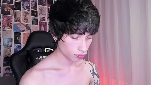 Snapshot of liamelf chatting on 03.08.25 liamelf online show from 03.08.25