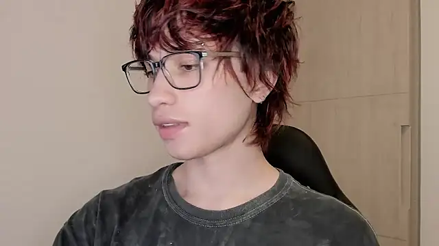 Snapshot of liamelf chatting on 02.10.26 liamelf online show from 02.10.26