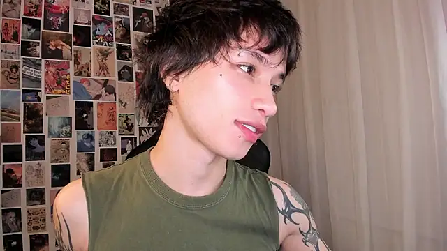 Snapshot of liamelf chatting on 03.15.26 liamelf online show from 03.15.26