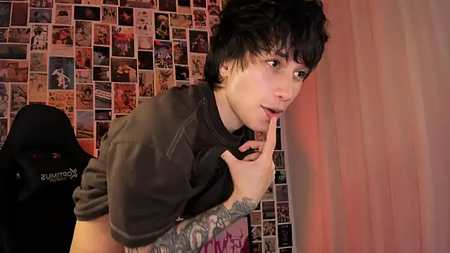 Snapshot of liamelf chatting on 04.07.26 liamelf online show from 04.07.26