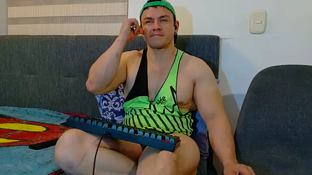 Snapshot of MarksMuscle chatting on 05.12.26 MarksMuscle online show from 05.12.26