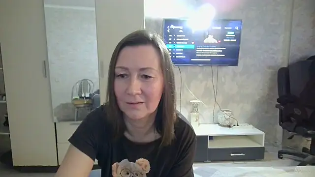 Snapshot of WindChristy chatting on 02.01.25 WindChristy online show from 02.01.25