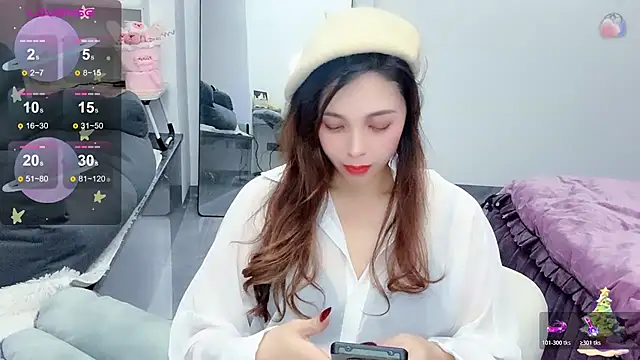 Snapshot of Toookiss chatting on 02.18.26 Toookiss online show from 02.18.26