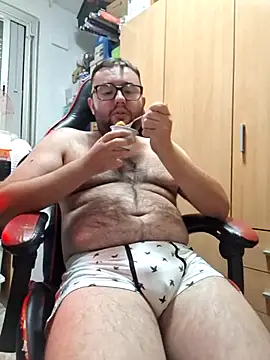 Javier bear online show from 08.05.26