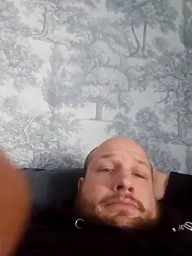 Snapshot of destructeur6 chatting on 12.22.25 destructeur6 online show from 12.22.25