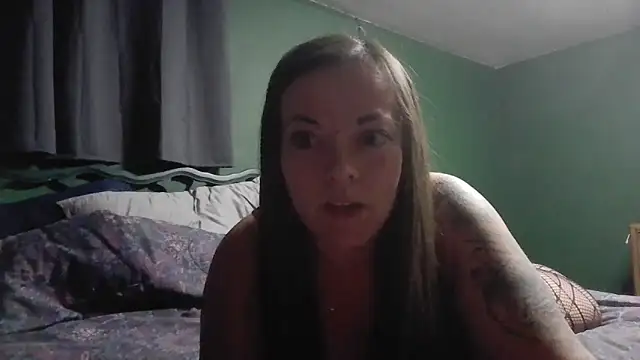 Snapshot of Glitt3rqueen341 chatting on 10.03.25 Glitt3rqueen341 online show from 10.03.25