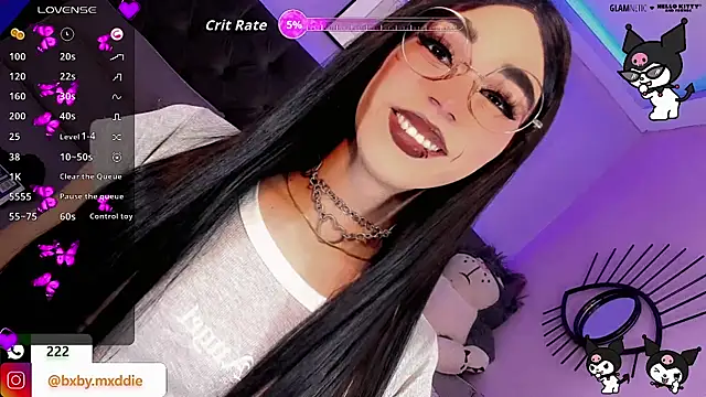 kimMaddiee online show from 10.25.25