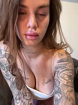 EmiliaCatalina online show from 03.18.25