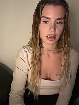 EmiliaCatalina online show from 02.03.26