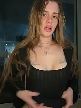 Snapshot of EmiliaCatalina chatting on 05.27.26 EmiliaCatalina online show from 05.27.26