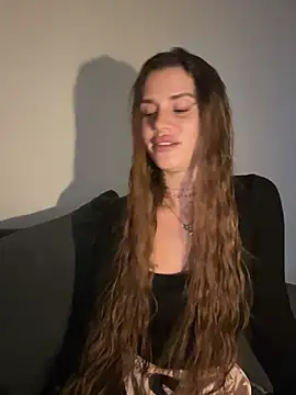 Snapshot of EmiliaCatalina chatting on 05.28.26 EmiliaCatalina online show from 05.28.26
