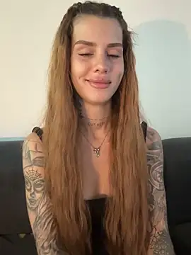 Snapshot of EmiliaCatalina chatting on 05.31.26 EmiliaCatalina online show from 05.31.26
