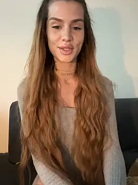 EmiliaCatalina online show from 07.04.26