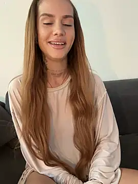 EmiliaCatalina online show from 07.10.26