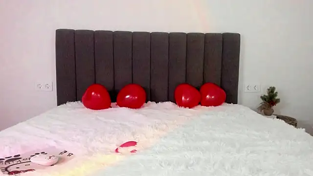 Snapshot of Mika_Ray chatting on 02.14.25 Mika Ray online show from 02.14.25