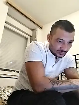 Snapshot of Zoltanioan26 chatting on 10.24.25 Zoltanioan26 online show from 10.24.25