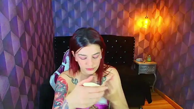 LiaHarryis online show from 10.30.25