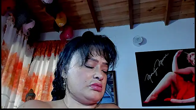 Snapshot of seleneh chatting on 10.04.25 seleneh online show from 10.04.25