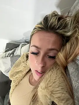 Snapshot of Miss_emilee chatting on 01.20.25 Miss emilee online show from 01.20.25